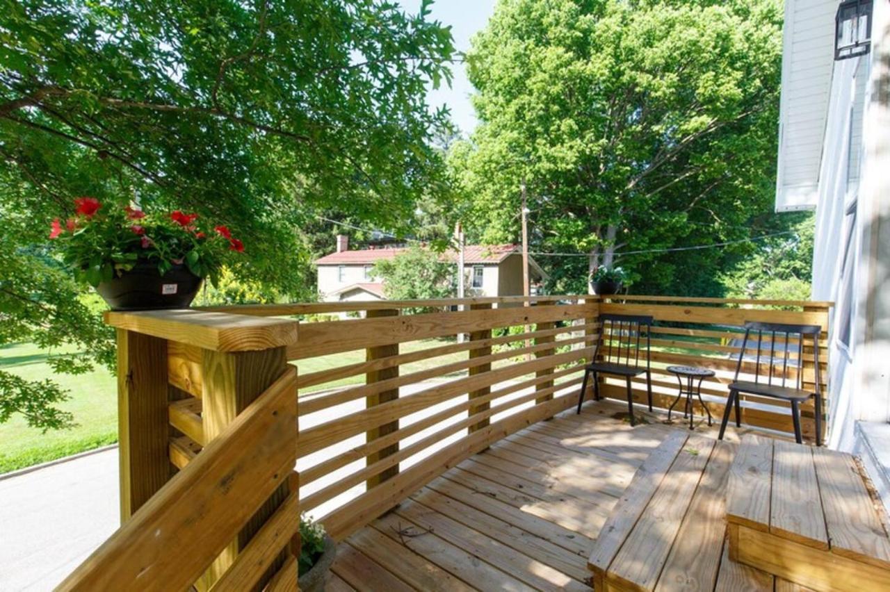 Park Carriage House Rest & Explore With Hollyhock Louisville Exterior photo